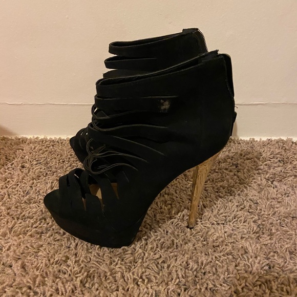 Heels - Picture 2 of 2